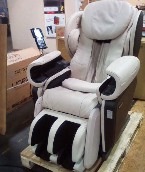 Массажное кресло JOHNSON MC-J6800 (уцененный товар)